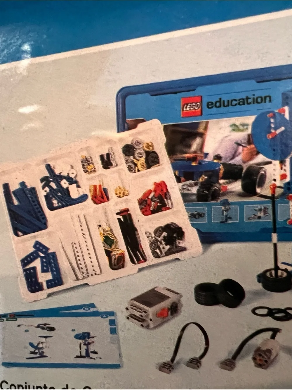 Lego Technic Engineering Set - Blue, White, Gray, Red - Picture 8 of 9